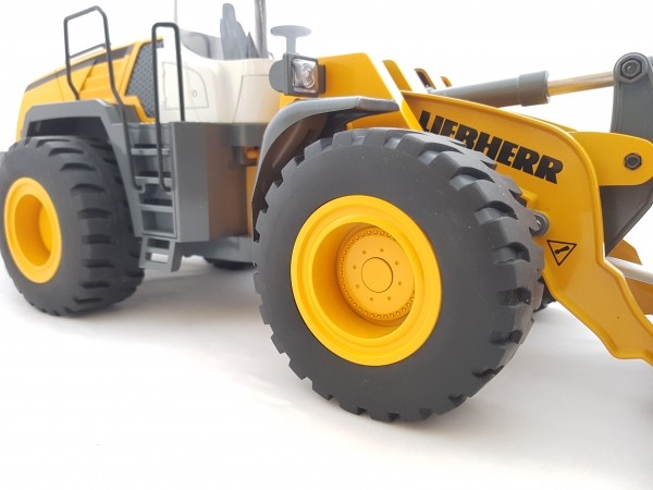FM L566| Liebherr Metall-Radlader mit Sound 1:14 mit 10 Kanal Sender